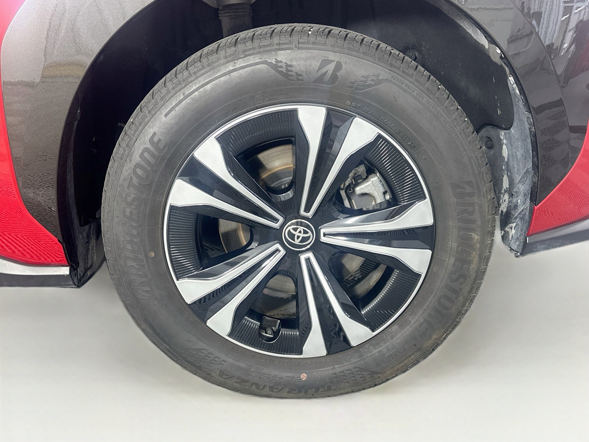 Used 2025 Toyota bZ4X FWD image 11