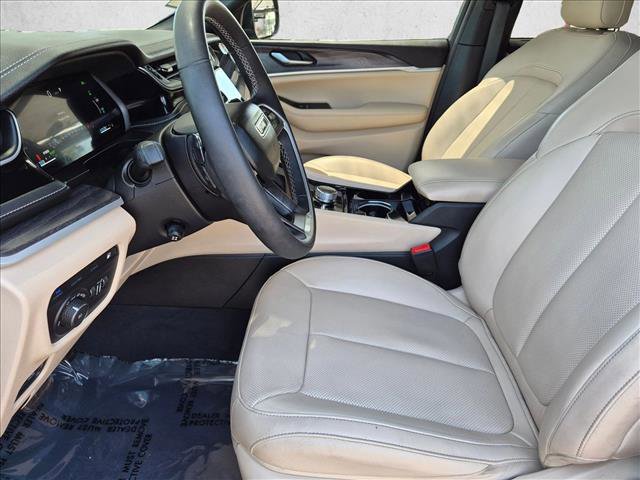 Used 2023 Jeep Grand Cherokee 4WD 4xe w/ Luxury Tech Group II image 11