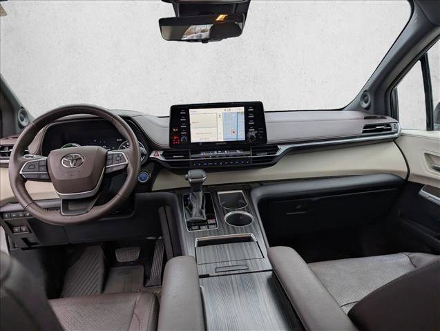 Used 2021 Toyota Sienna Platinum image 17