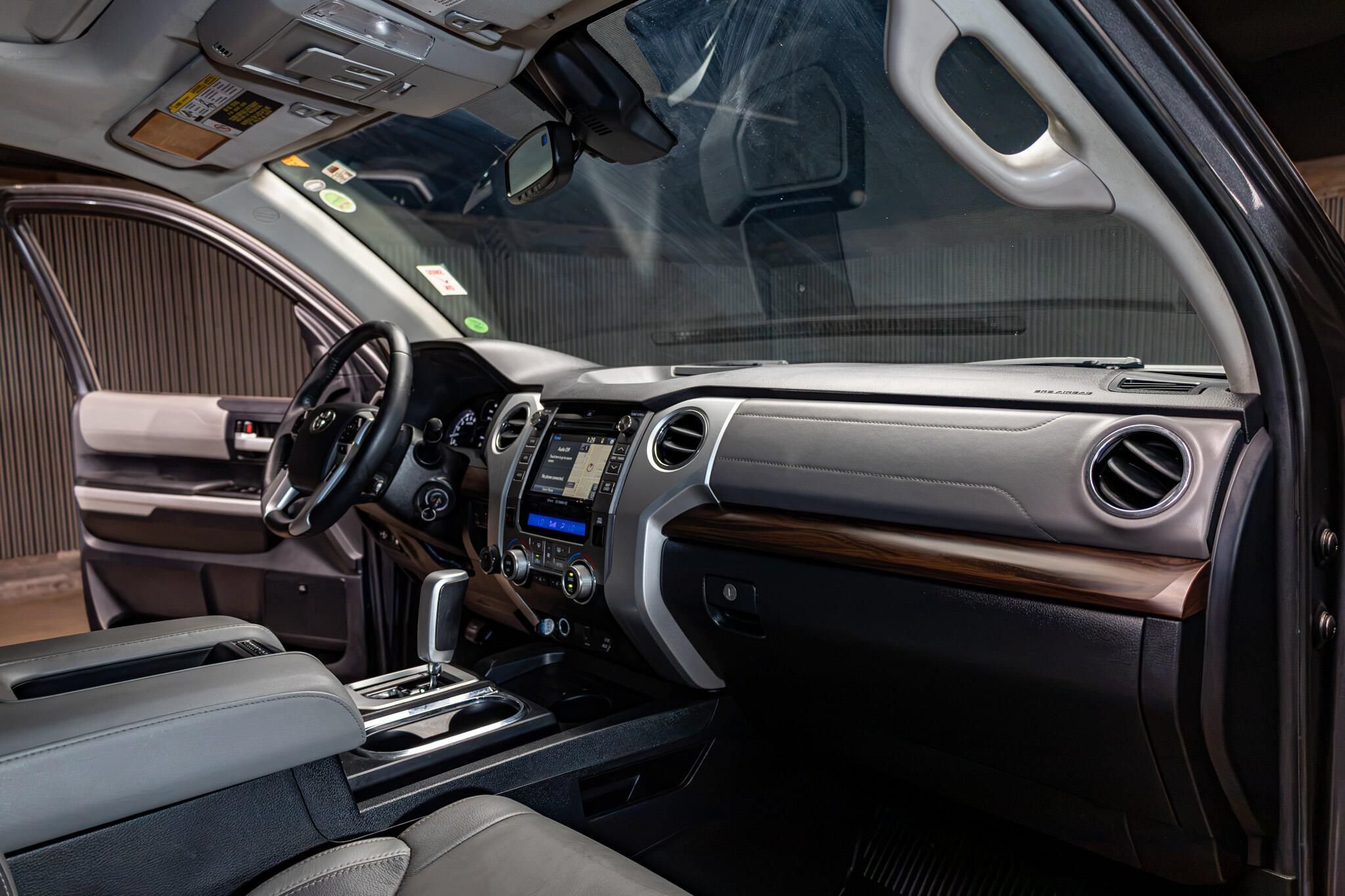 Used 2018 Toyota Tundra Limited w/ Limited Premium Package AWD/4WD image 16