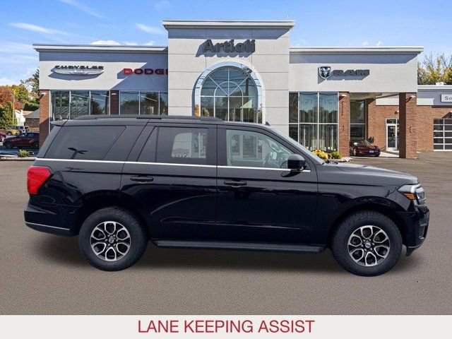 Used 2024 Ford Expedition XLT image 7