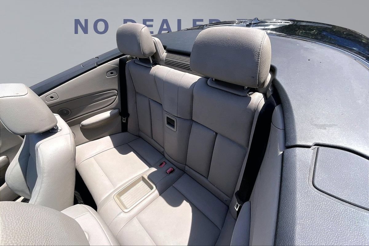 Used 2012 BMW 135i Convertible RWD image 17