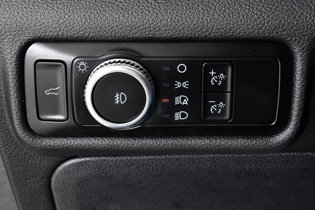 Used 2023 Ford Explorer XLT w/ Equipment Group 202A image 32