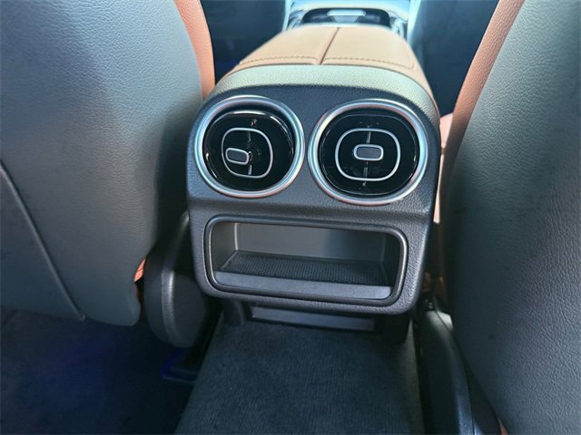 Used 2025 Mercedes-Benz C 300 Sedan image 27