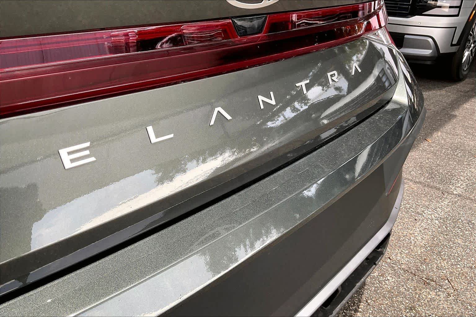 Certified 2026 Hyundai Elantra SE FWD image 10