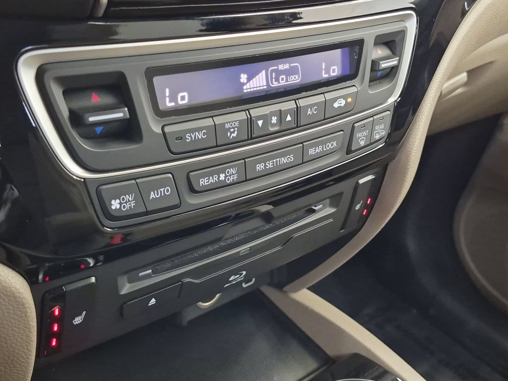 Used 2019 Honda Pilot Touring image 24