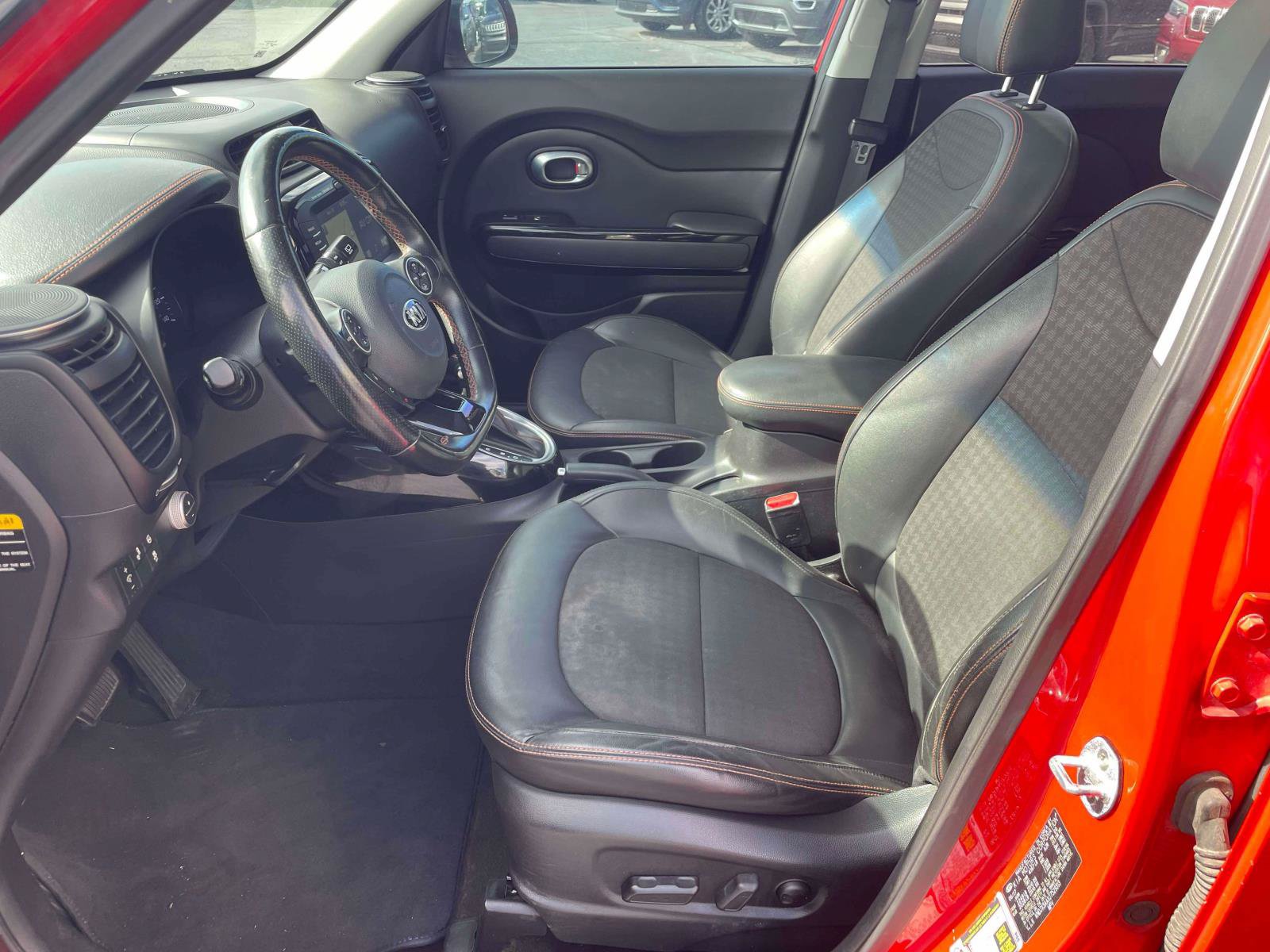 Used 2018 Kia Soul ! w/ Tech Package FWD image 11