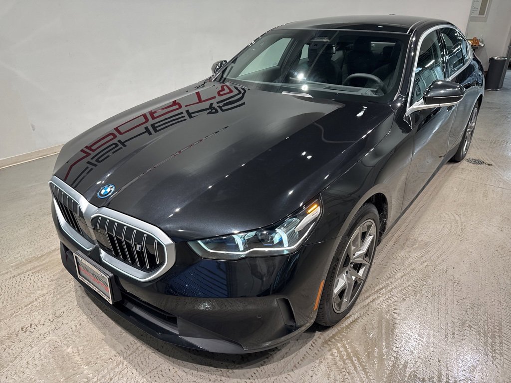 Used 2024 BMW i5 eDrive40i w/ Premium Package image 10