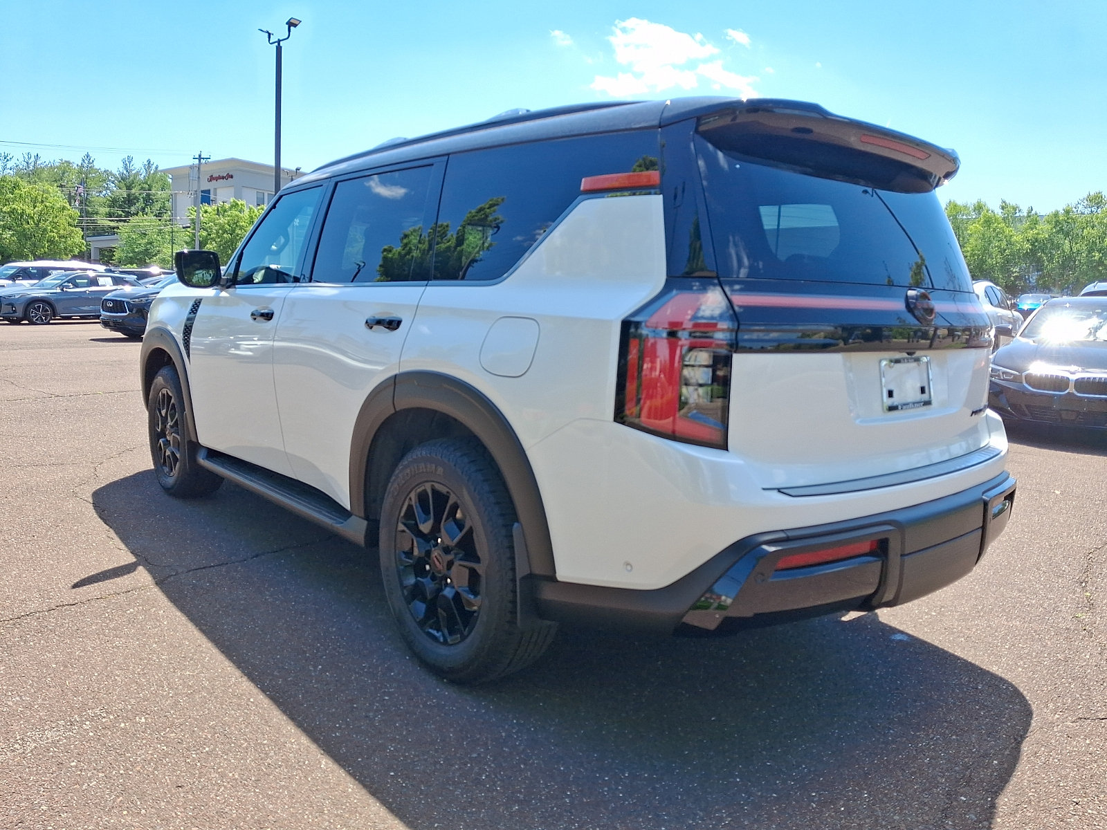 Used 2026 Nissan Armada PRO-4X w/ Captain's Chari Seat Package AWD/4WD image 4
