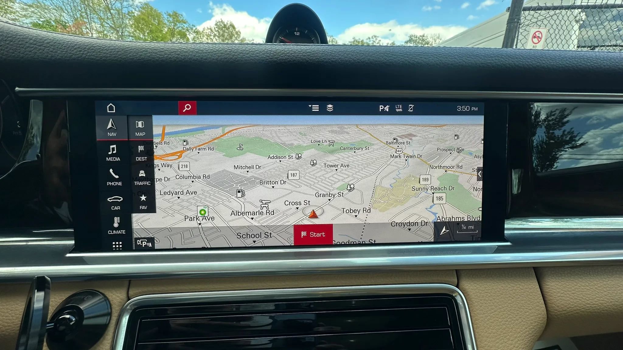 Used 2018 Porsche Panamera 4 AWD/4WD image 19
