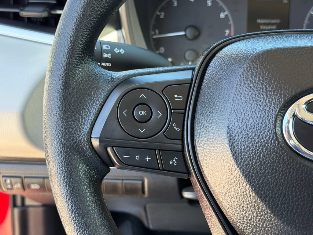 Used 2025 Toyota Corolla LE FWD image 22