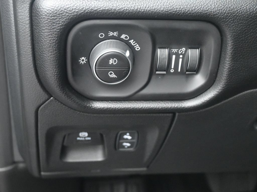 New 2026 RAM 1500 Laramie w/ Night Edition AWD/4WD image 18