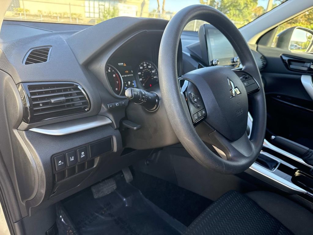 Used 2025 Mitsubishi Eclipse Cross LE image 21