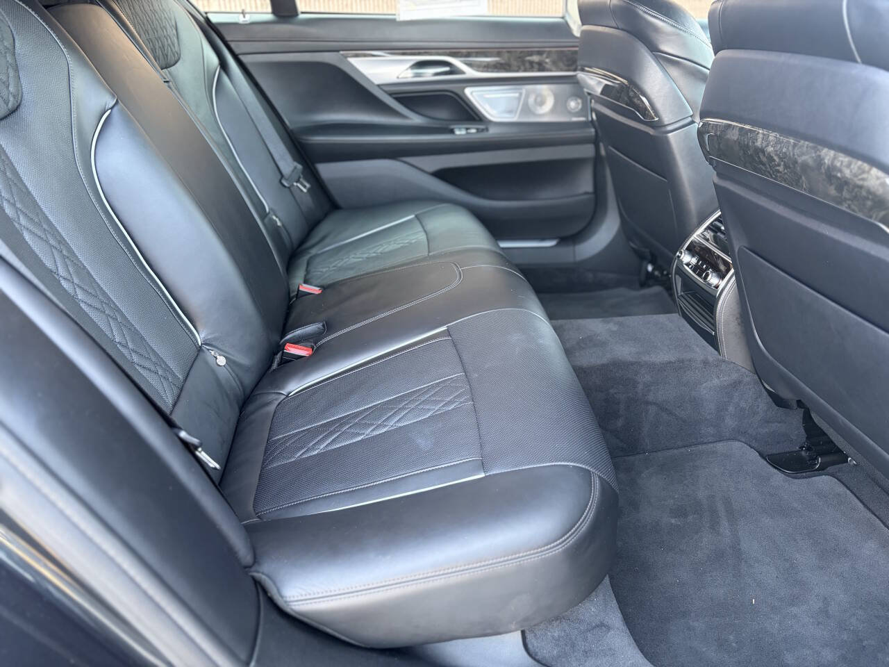 Used 2016 BMW 750i xDrive AWD/4WD image 18