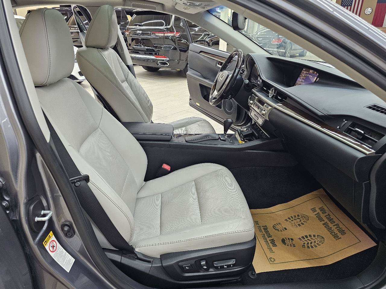 Used 2015 Lexus ES 350 w/ Luxury Package FWD image 20