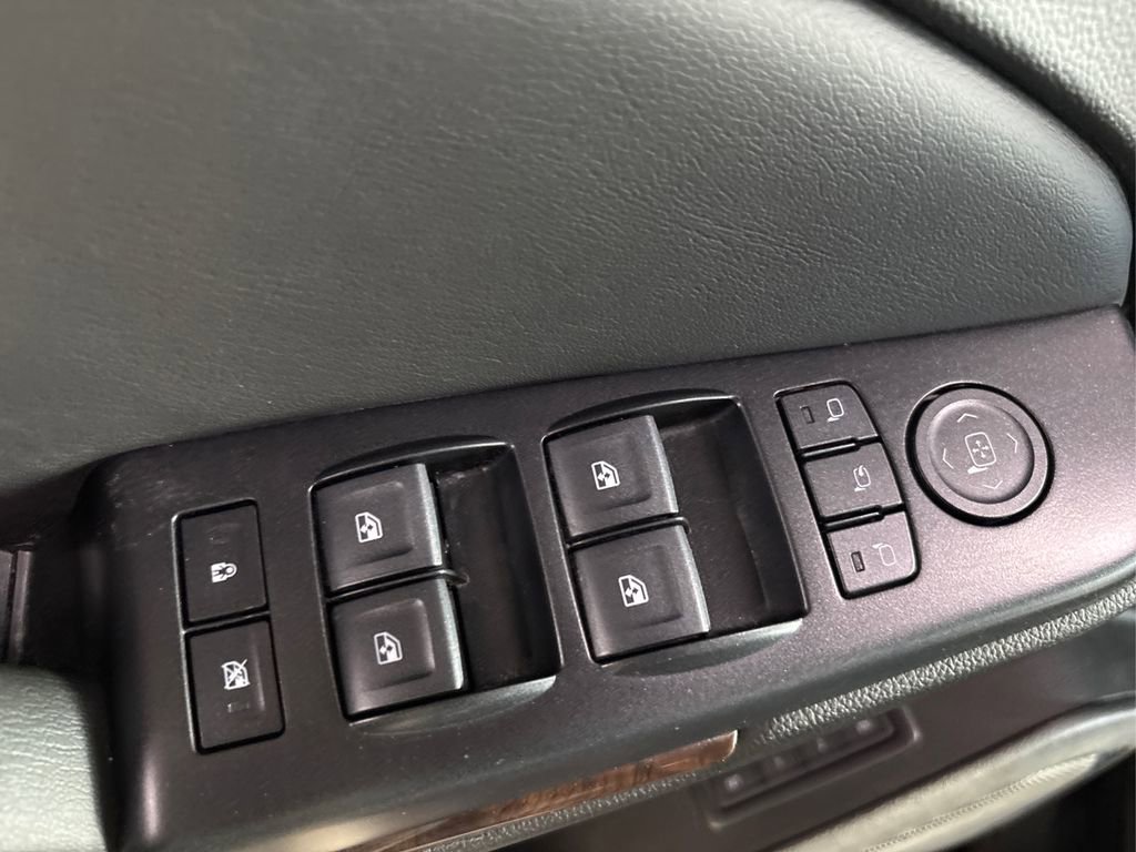 Used 2019 Chevrolet Tahoe LT w/ LT Signature Package image 36