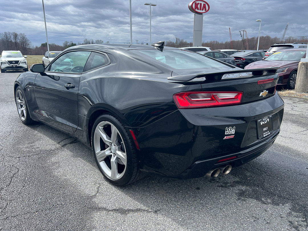 Used 2018 Chevrolet Camaro SS image 3