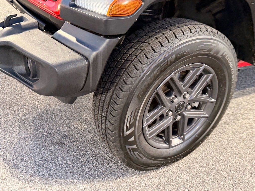 Used 2024 Jeep Wrangler Sport S image 26