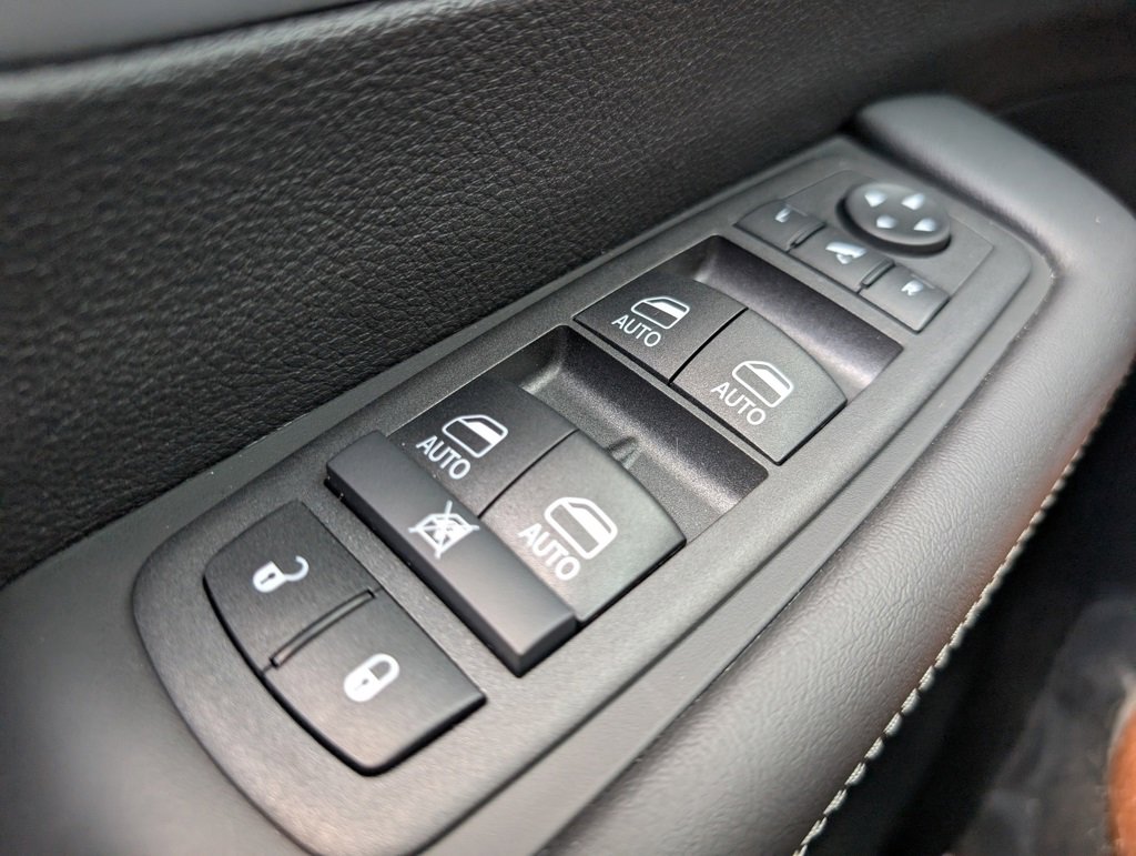 New 2026 Chrysler Pacifica Limited image 36