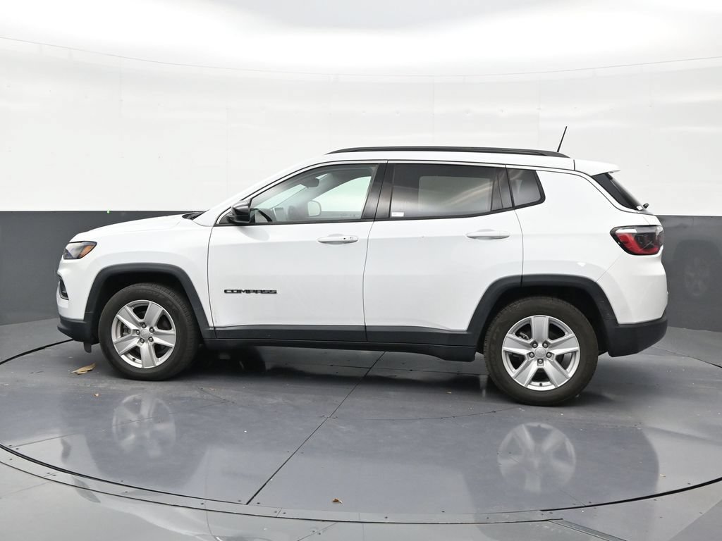 Used 2022 Jeep Compass Latitude FWD image 2