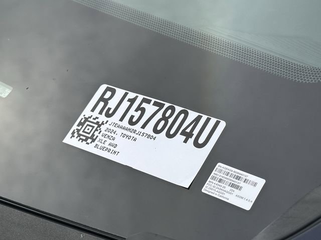 Certified 2024 Toyota Venza XLE image 34