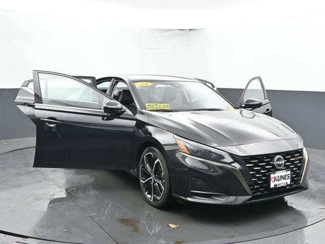 Used 2024 Nissan Altima 2.5 SR image 50
