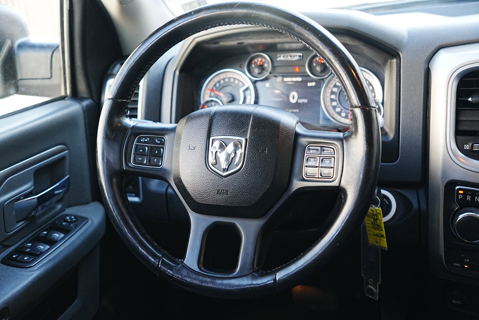 Used 2019 RAM 1500 Classic SLT w/ Luxury Group image 15