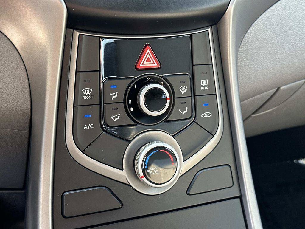 Used 2016 Hyundai Elantra SE w/ Option Group 02 FWD image 14