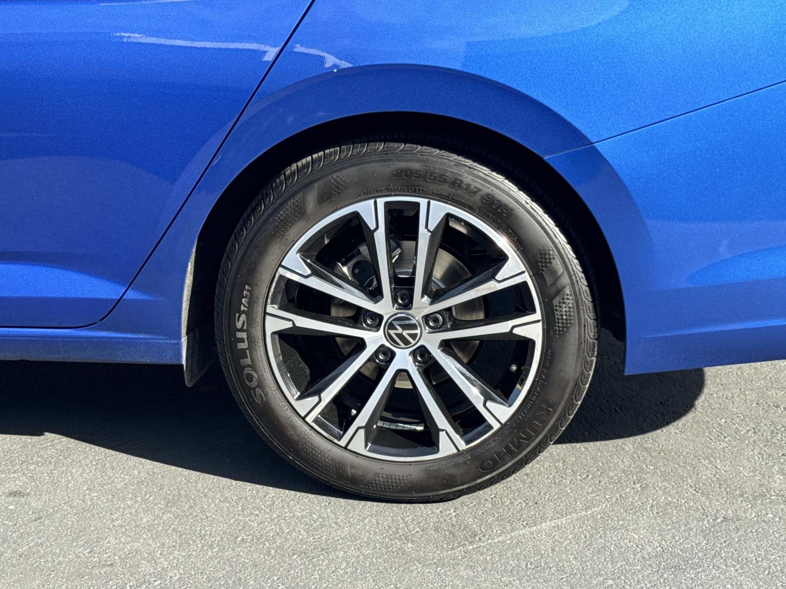 Certified 2024 Volkswagen Jetta Sport image 6