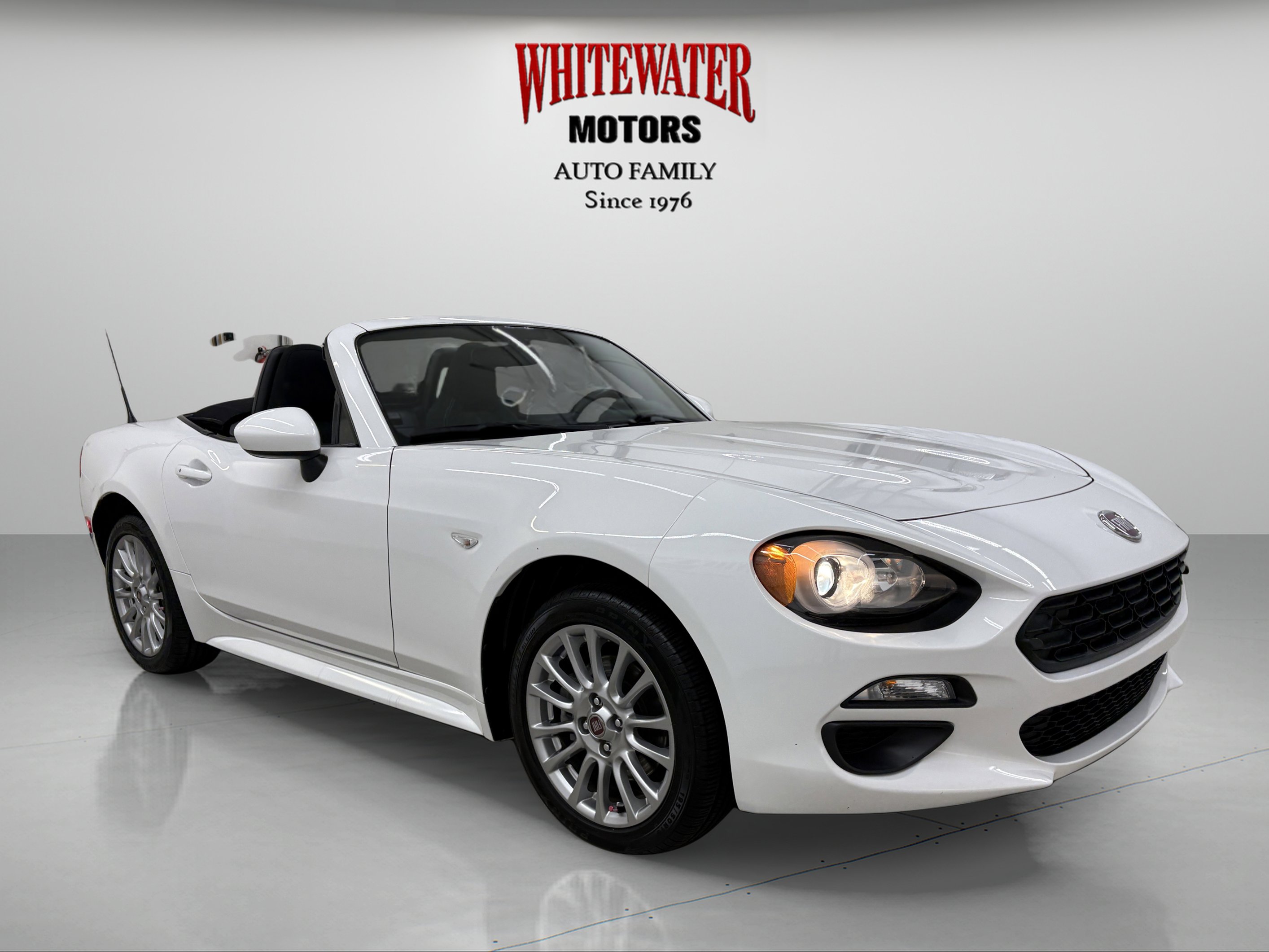 Used 2018 FIAT 124 Spider Classica w/ Technology Group image 8