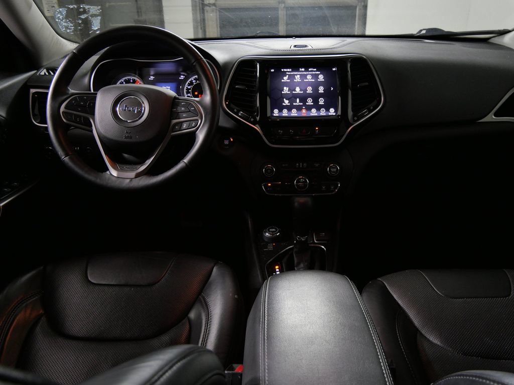 Used 2019 Jeep Cherokee Limited w/ Luxury Group AWD/4WD image 12