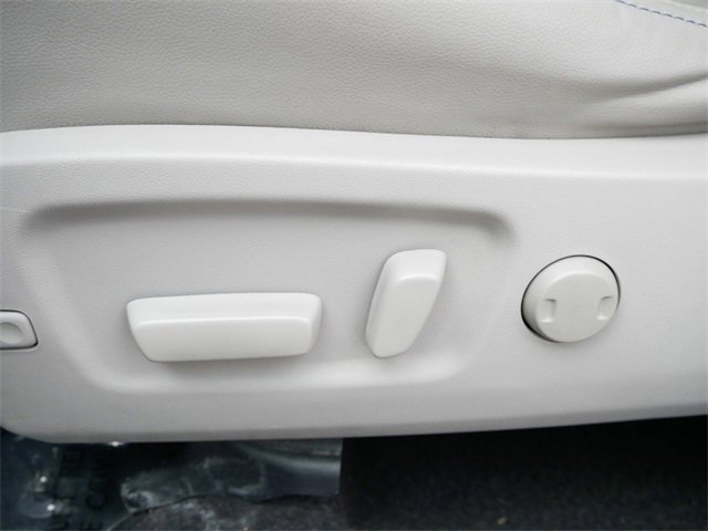 Used 2015 Toyota Highlander Limited image 15