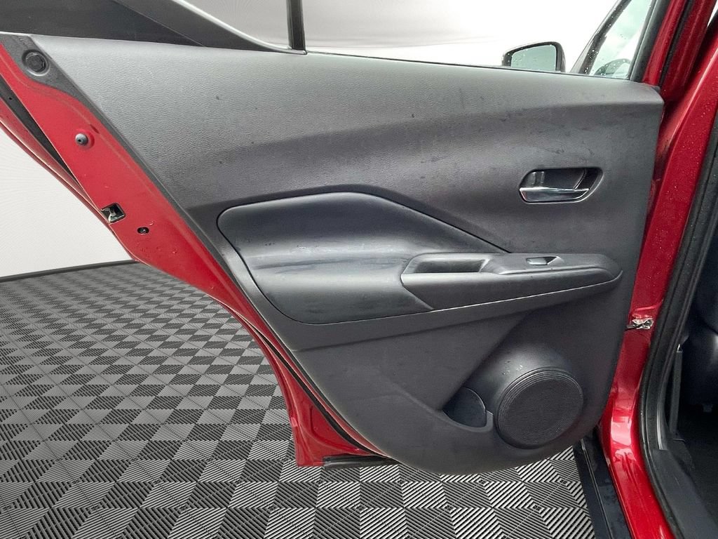 Used 2019 Nissan Kicks SR w/ SR Premium Package FWD image 13