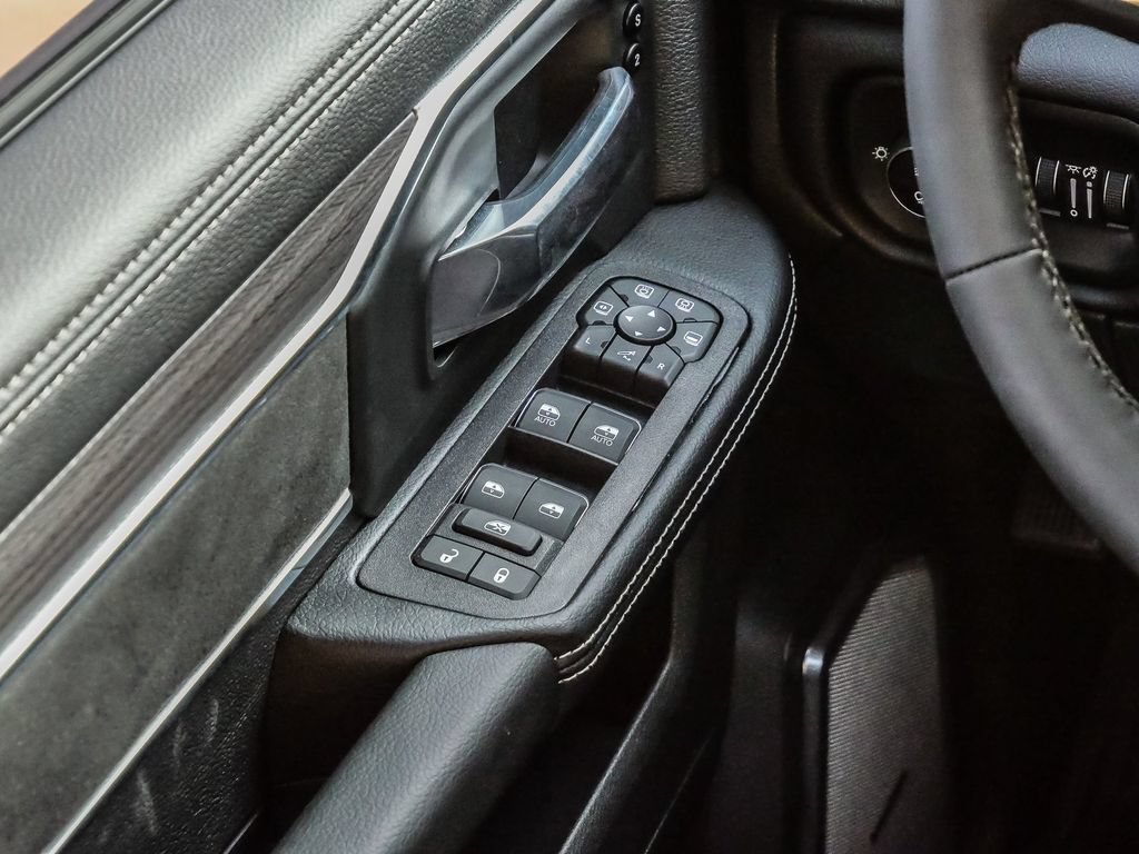 New 2026 RAM 2500 Laramie AWD/4WD image 36