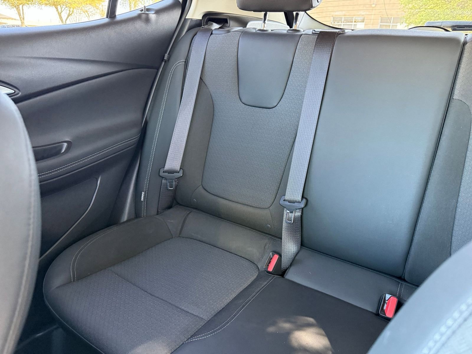 Used 2025 Buick Encore GX Preferred image 39