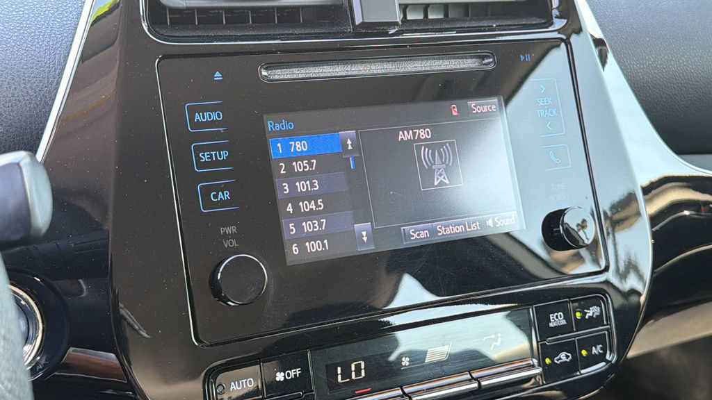 Used 2019 Toyota Prius LE AWD/4WD image 15