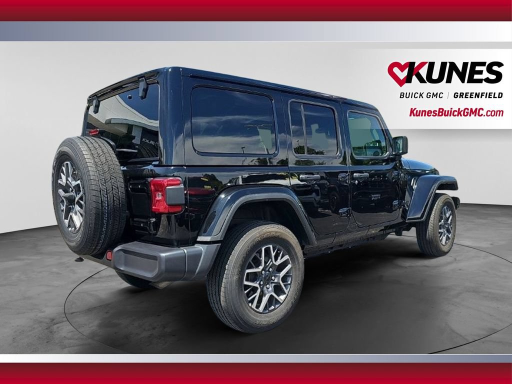 Used 2025 Jeep Wrangler Unlimited Sahara AWD/4WD image 5