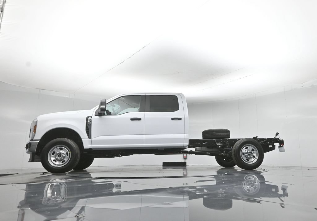 New 2026 Ford F350 XL w/ XL Chrome Package AWD/4WD image 7