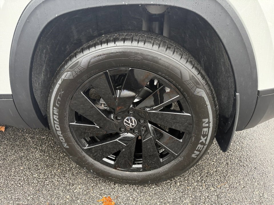 New 2026 Volkswagen Atlas Cross Sport SE image 22