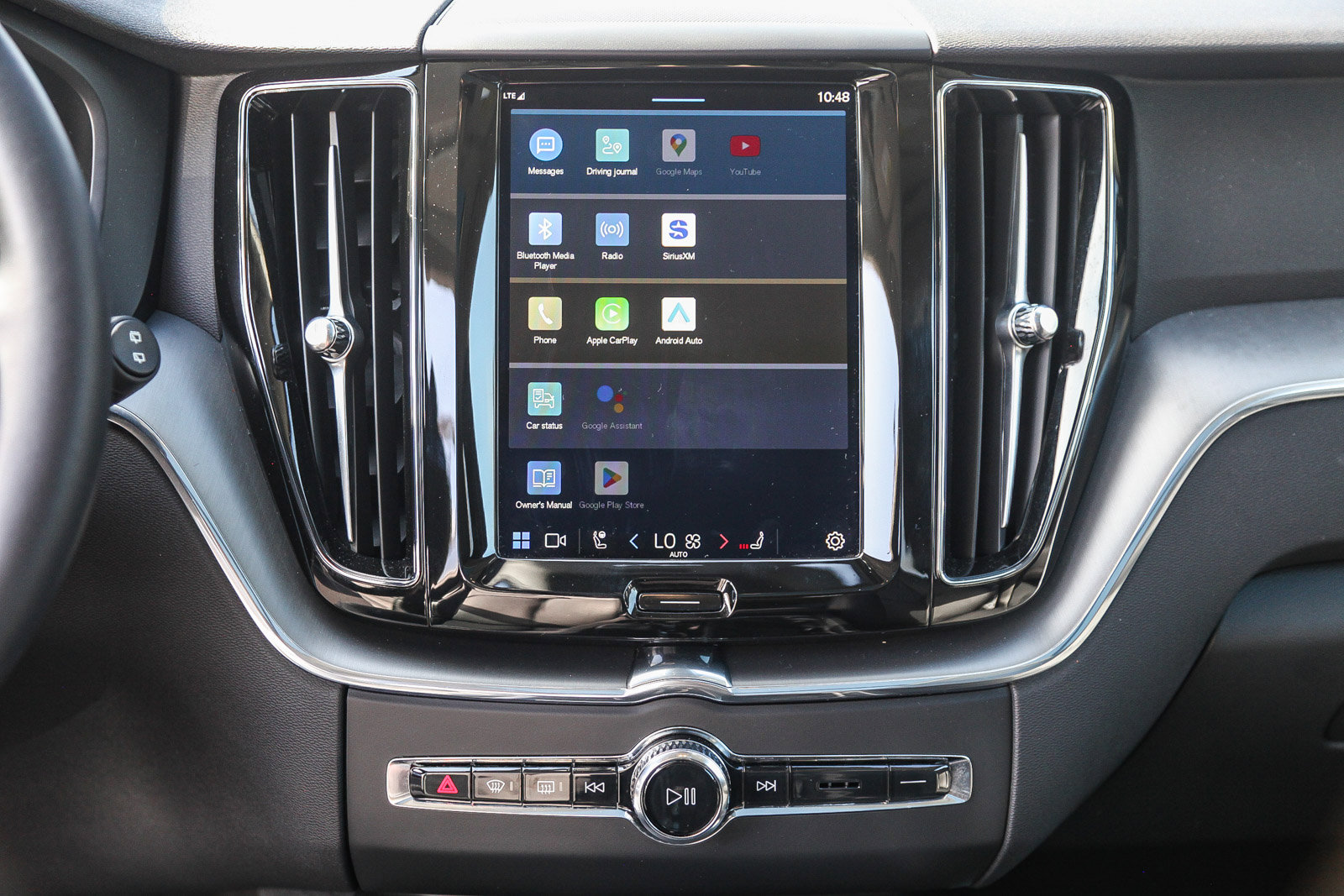 Used 2025 Volvo XC60 T8 Core w/ Protection Package Premier image 9