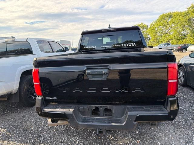Certified 2024 Toyota Tacoma SR5 AWD/4WD image 9