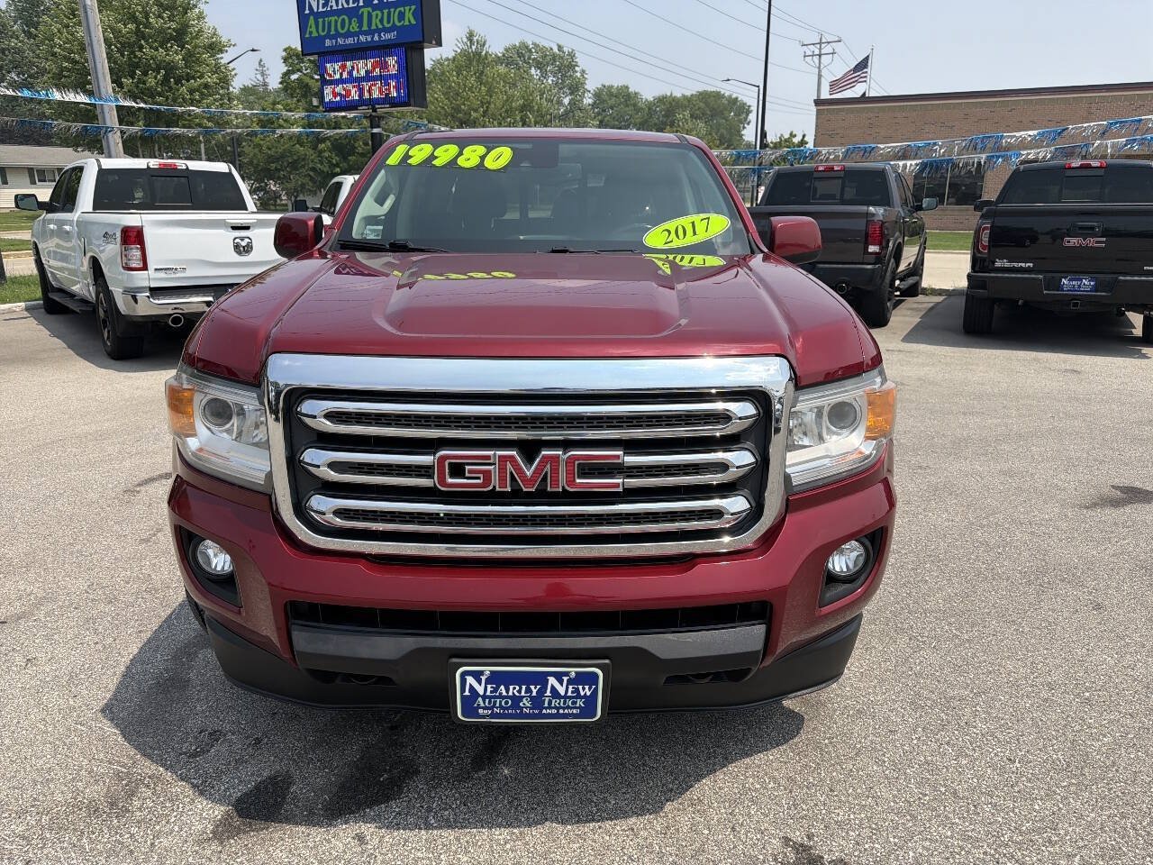 Used 2017 GMC Canyon SLE w/ SLE Convenience Package AWD/4WD image 2