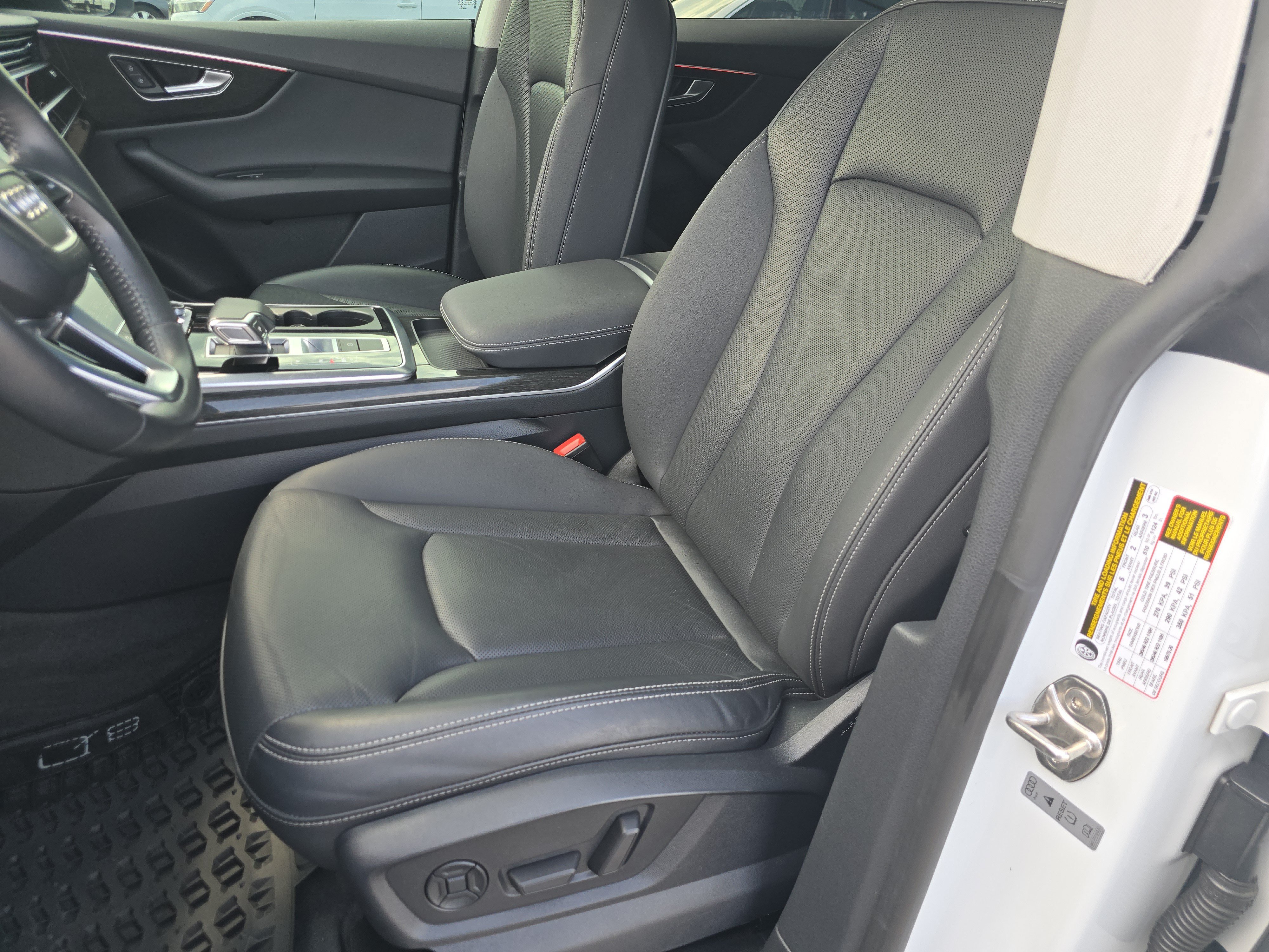Used 2020 Audi Q8 Premium Plus w/ Premium Plus Package AWD/4WD image 22