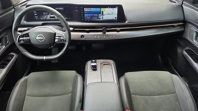 Used 2025 Nissan Ariya AWD image 7