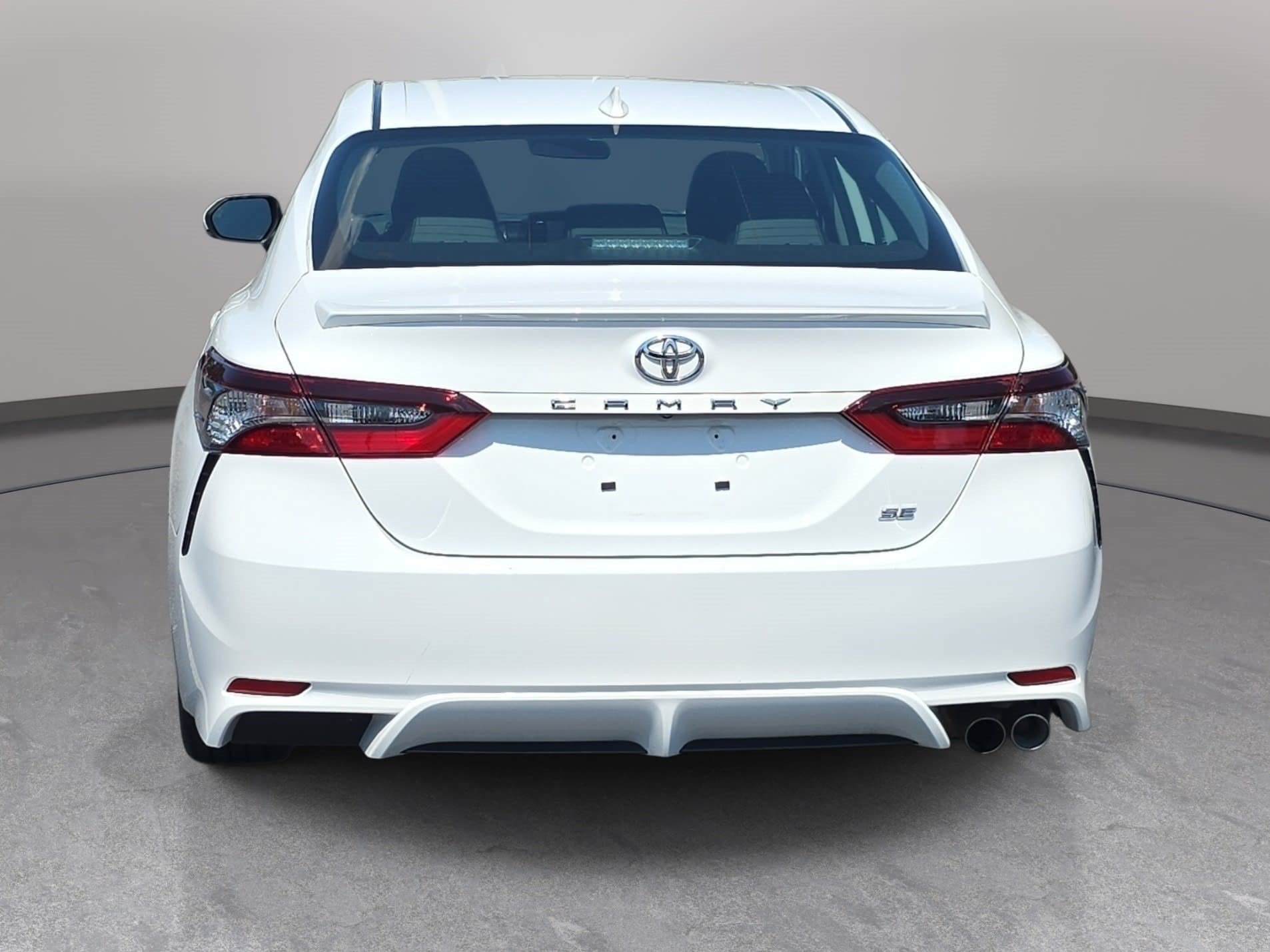 Used 2024 Toyota Camry SE FWD image 6