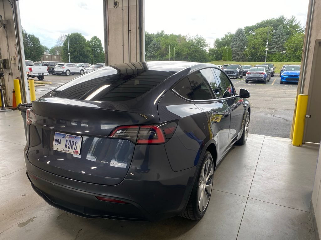 Used 2021 Tesla Model Y Long Range AWD/4WD image 4