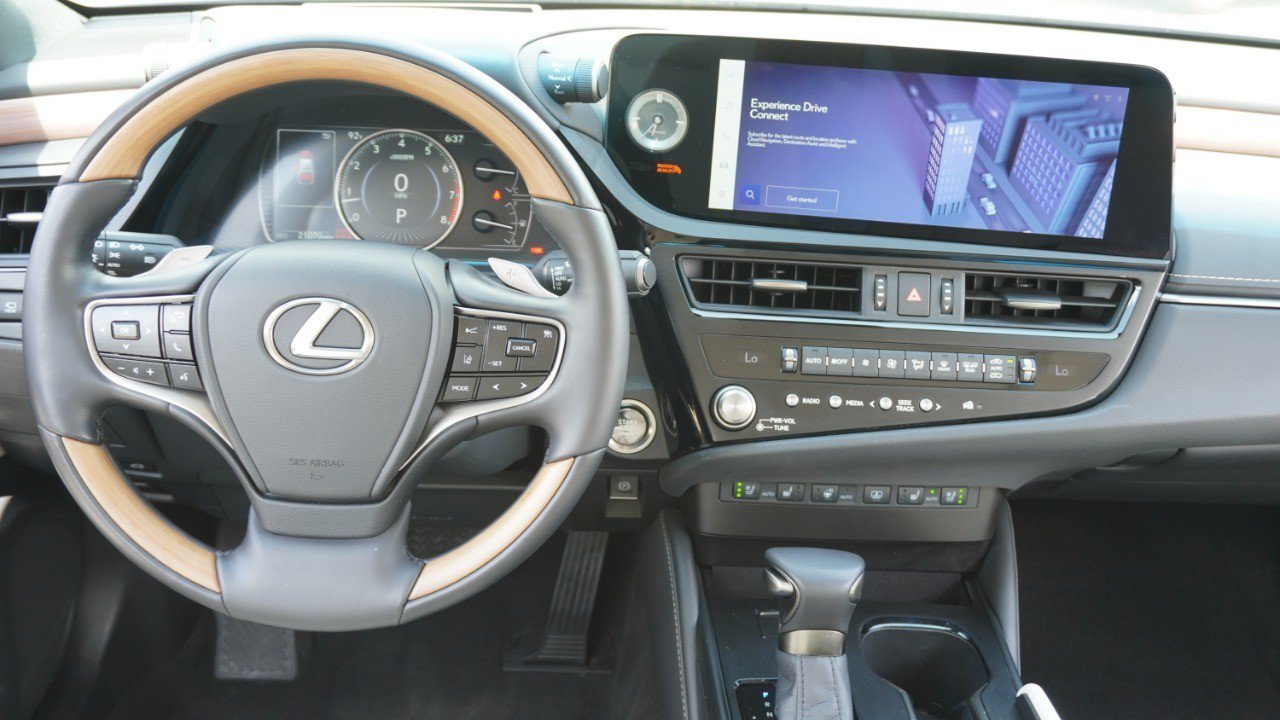 Certified 2025 Lexus ES 350 Ultra Luxury FWD image 29