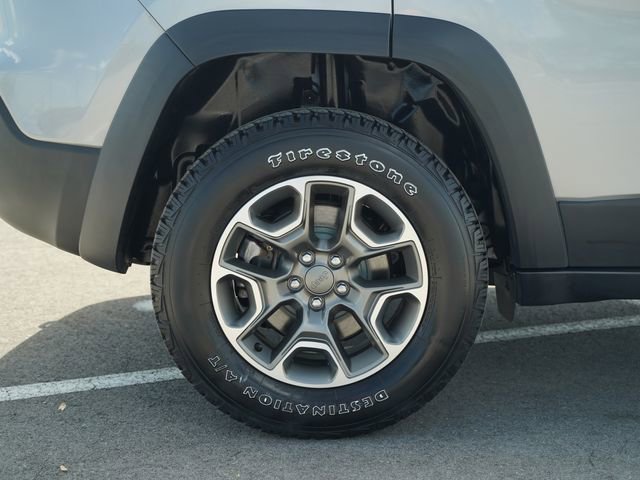 Used 2022 Jeep Cherokee Trailhawk image 43