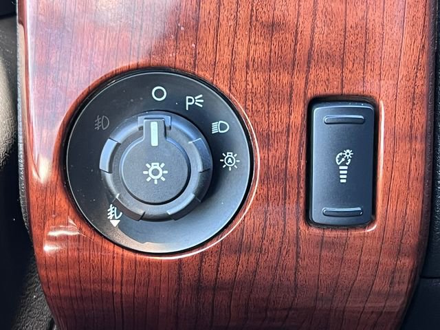 Used 2016 Ford F350 King Ranch w/ FX4 Off-Road Package AWD/4WD image 21