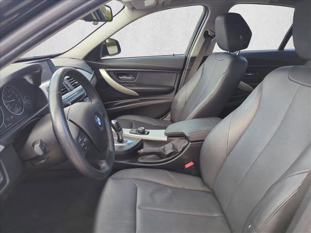 Used 2018 BMW 320i Sedan w/ Convenience Package image 17